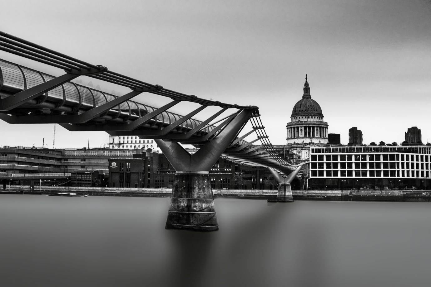 Millennium-bridge-St-Pauls-Cathedral-River-Thames-London-long-exposure-monochrome-F2600-06122025