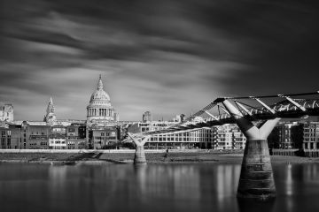 St-Pauls-Cathedral-Millennium-Bridge-LN-River-Thames-moncochrome-long-exposure-AP-F2581-06122025